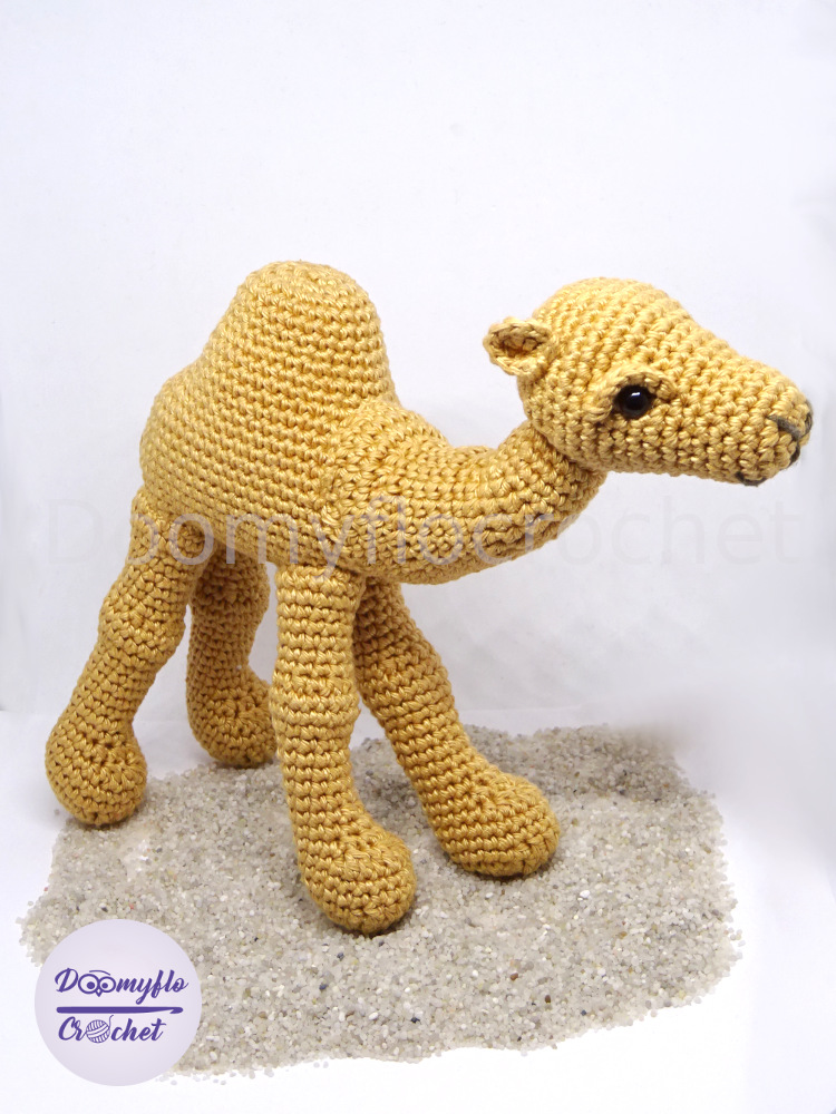 amigurumi Perl camel