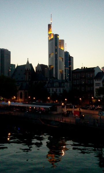 frankfurt_by_night.jpg